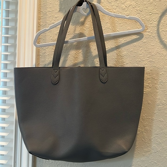 Taupe Textured Handbag w Matching Inner Wristlet Gold Trim Great Condition 💕 - Picture 7 of 13